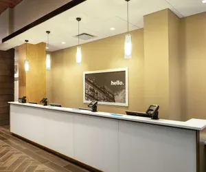 Photo 5 - Hampton Inn & Suites Teaneck Glenpointe