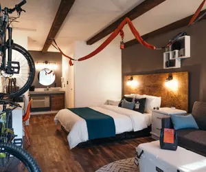 Photo 5 - LOGE Bend