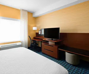 Photo 4 - Fairfield Inn&Suite by Marriott Fresno Yosemite Intl Airport