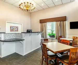 Photo 3 - Radford Inn