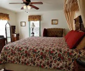 Photo 3 - Aldrich House Bed & Breakfast