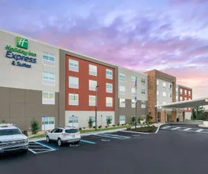 Photo 2 - Holiday Inn Express & Suites Alachua - Gainesville Area, an IHG Hotel