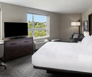 Photo 5 - Holiday Inn Boston Logan Airport - Chelsea by IHG