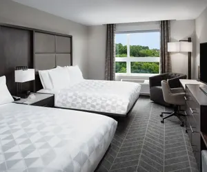 Photo 2 - Holiday Inn Boston Logan Airport - Chelsea by IHG
