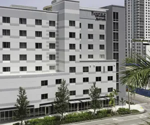 Photo 2 - Fairfield Inn & Suites by Marriott Fort Lauderdale Downtown