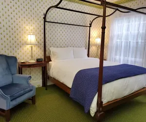 Photo 3 - Harbourside Inn