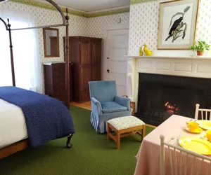 Photo 2 - Harbourside Inn