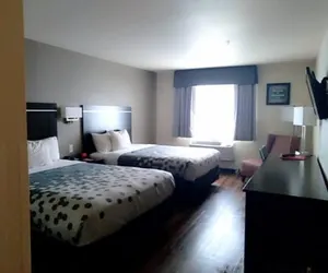 Photo 4 - Econo Lodge Inn & Suites