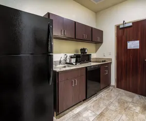 Photo 2 - Cobblestone Hotel & Suites - Victor