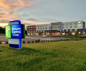 Photo 2 - Holiday Inn Express & Suites Raleigh Airport - Brier Creek, an IHG Hotel