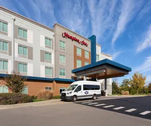 Photo 2 - Hampton Inn Nashville Airport Century Place, TN