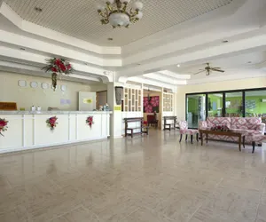 Photo 2 - Gold Beach Hotel
