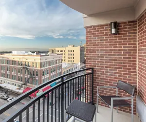 Photo 4 - Courtyard by Marriott Baton Rouge Downtown