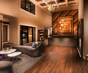 Photo 3 - Aiden by Best Western Warm Springs Hotel and Event Center
