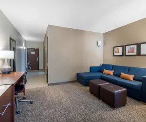 Photo 5 - Comfort Suites Denver International Airport
