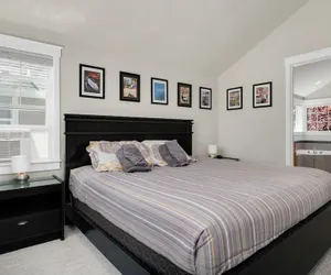 Photo 4 - Seattle Vacation Home: Wall St.