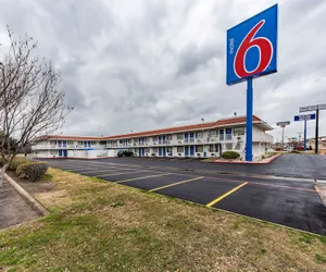 Photo 2 - Motel 6 North Richland Hills, TX