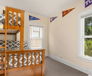 Photo 3 - Seattle Vacation Home: The Campus