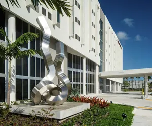 Photo 2 - DoubleTree by Hilton Miami - Doral, FL