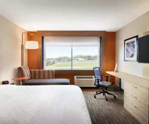 Photo 3 - Holiday Inn Express & Suites Allen Park, an IHG Hotel