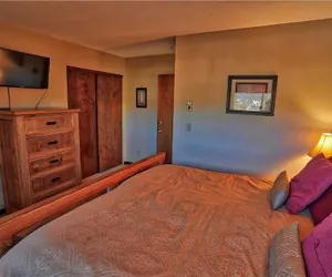 Photo 5 - Sundowner II #224 (On 4 O'Clock Rd, with on-site Hot Tub)