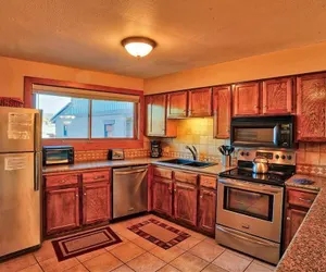 Photo 2 - Sundowner II #224 (On 4 O'Clock Rd, with on-site Hot Tub)