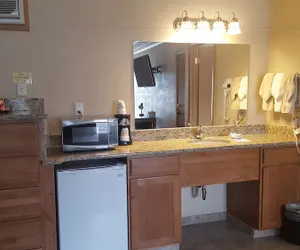 Photo 4 - Bristlecone Motel