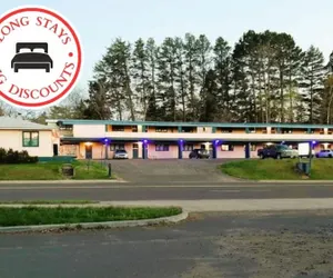 Photo 2 - Love Hotels Timberline By OYO Lake Superior