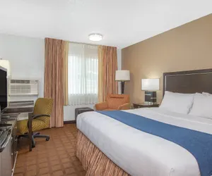 Photo 4 - Umpqua Valley Hotel
