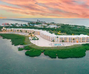 Photo 2 - Isla Bella Beach Resort & Spa