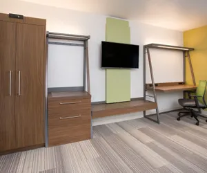 Photo 5 - Holiday Inn Express & Suites Lexington W - Versailles by IHG