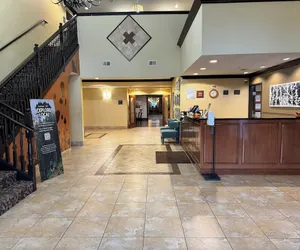 Photo 4 - MainStay Suites Madison - Monona