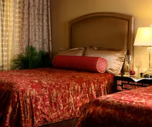 Photo 4 - Jockey Club Suites