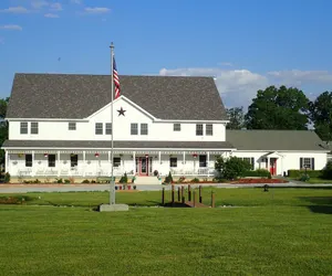 Photo 2 - Pleasant Grove Inn