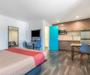 Photo 2 - Solo Motel - Broadway