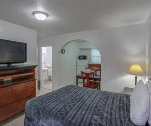 Photo 5 - Green Seas Motel