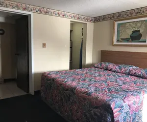 Photo 5 - West Motel