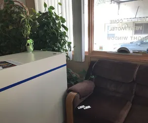 Photo 4 - West Motel