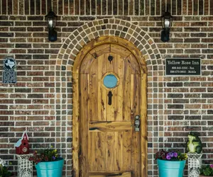 Photo 2 - Yellow Rose Inn