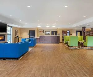 Photo 4 - Comfort Inn & Suites Schenectady - Scotia