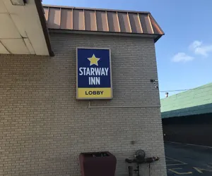 Photo 2 - Starway Inn