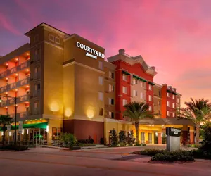 Photo 2 - Courtyard by Marriott DeLand Historic Downtown