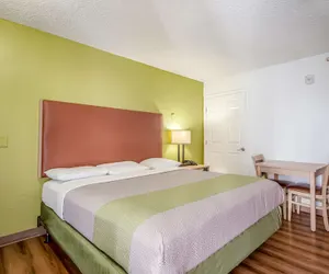 Photo 5 - Studio 6 Corpus Christi, TX - North