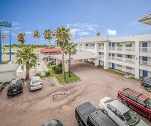 Photo 2 - Studio 6 Corpus Christi, TX - North