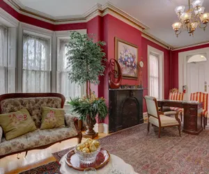 Photo 3 - Greystone Manor Bed & Breakfast