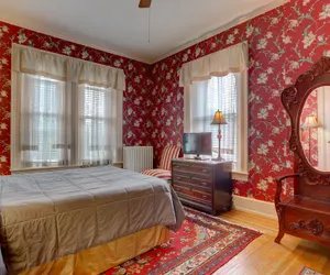 Photo 5 - Greystone Manor Bed & Breakfast