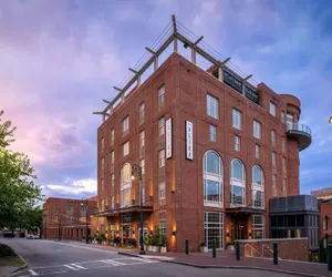Photo 2 - The Alida, Savannah, a Tribute Portfolio Hotel