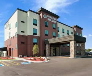 Photo 2 - Cobblestone Hotel & Suites - Appleton International Airport