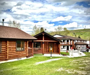 Photo 2 - Beartooth Hideaway Inn and Cabins