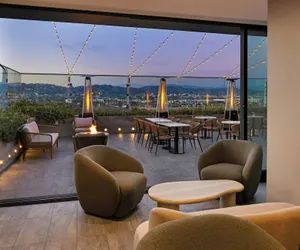 Photo 2 - AC Hotel by Marriott Beverly Hills